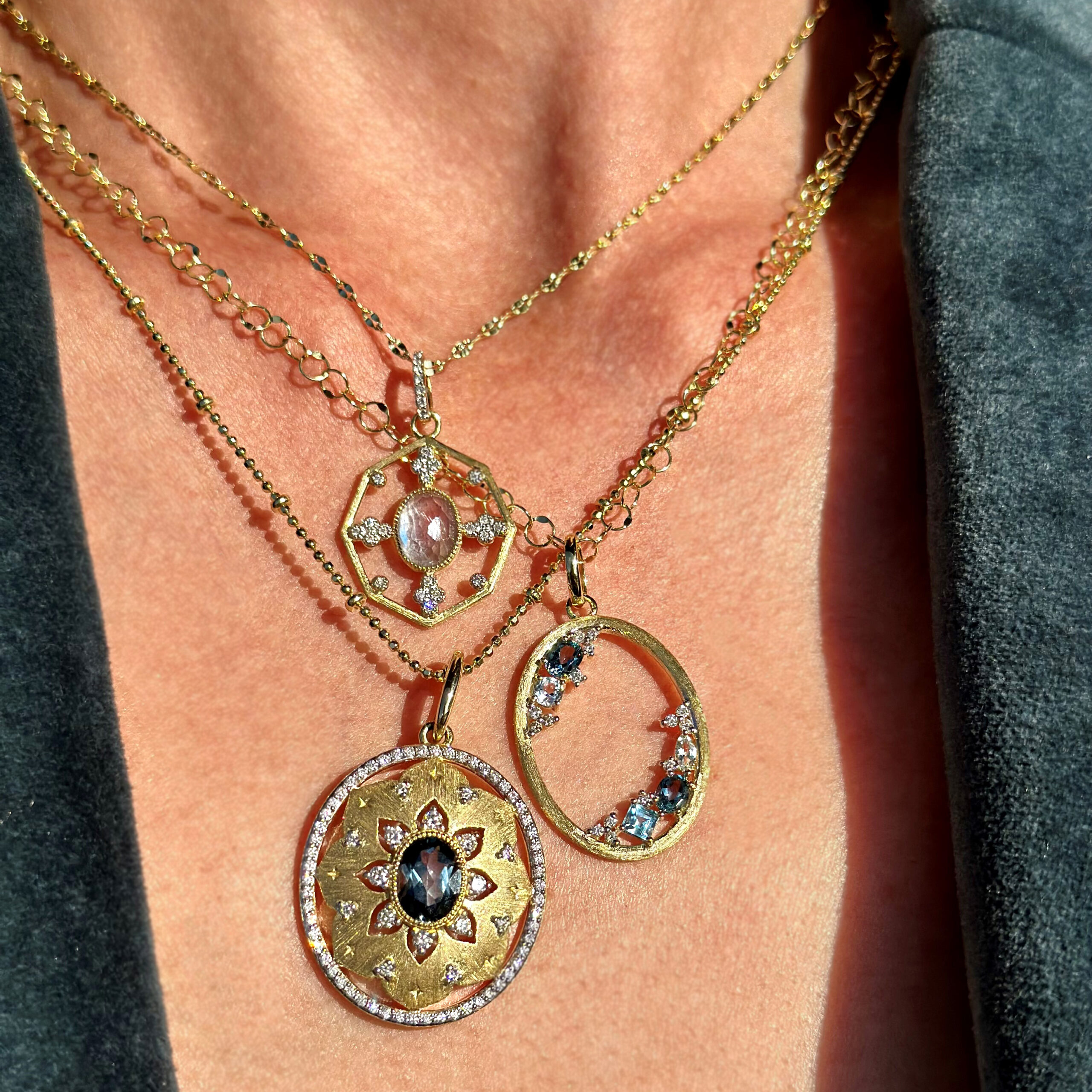 Provence Labradorite Doublet and Floating White Diamonds Pendant - Image 4